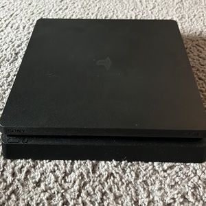PS4 Slim (10/10 Condition Used 3/4 times)